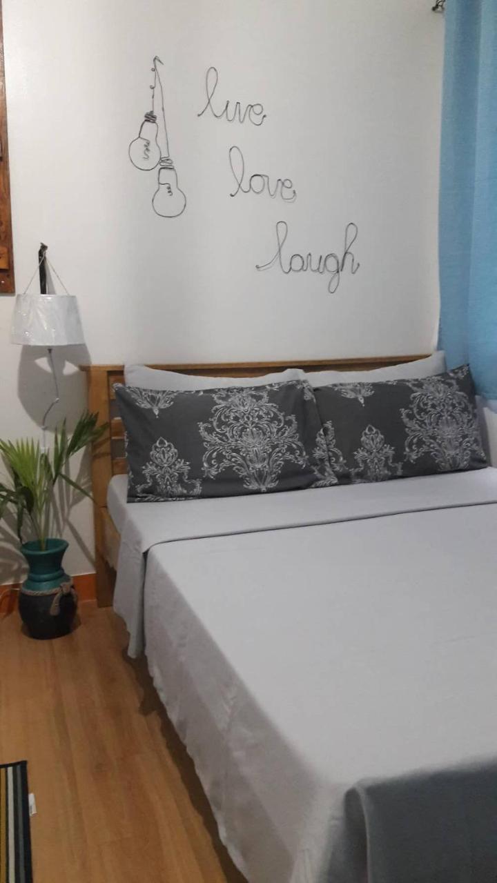 The Treehouse B @ Trees Residences 마닐라 외부 사진
