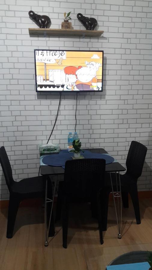 The Treehouse B @ Trees Residences 마닐라 외부 사진